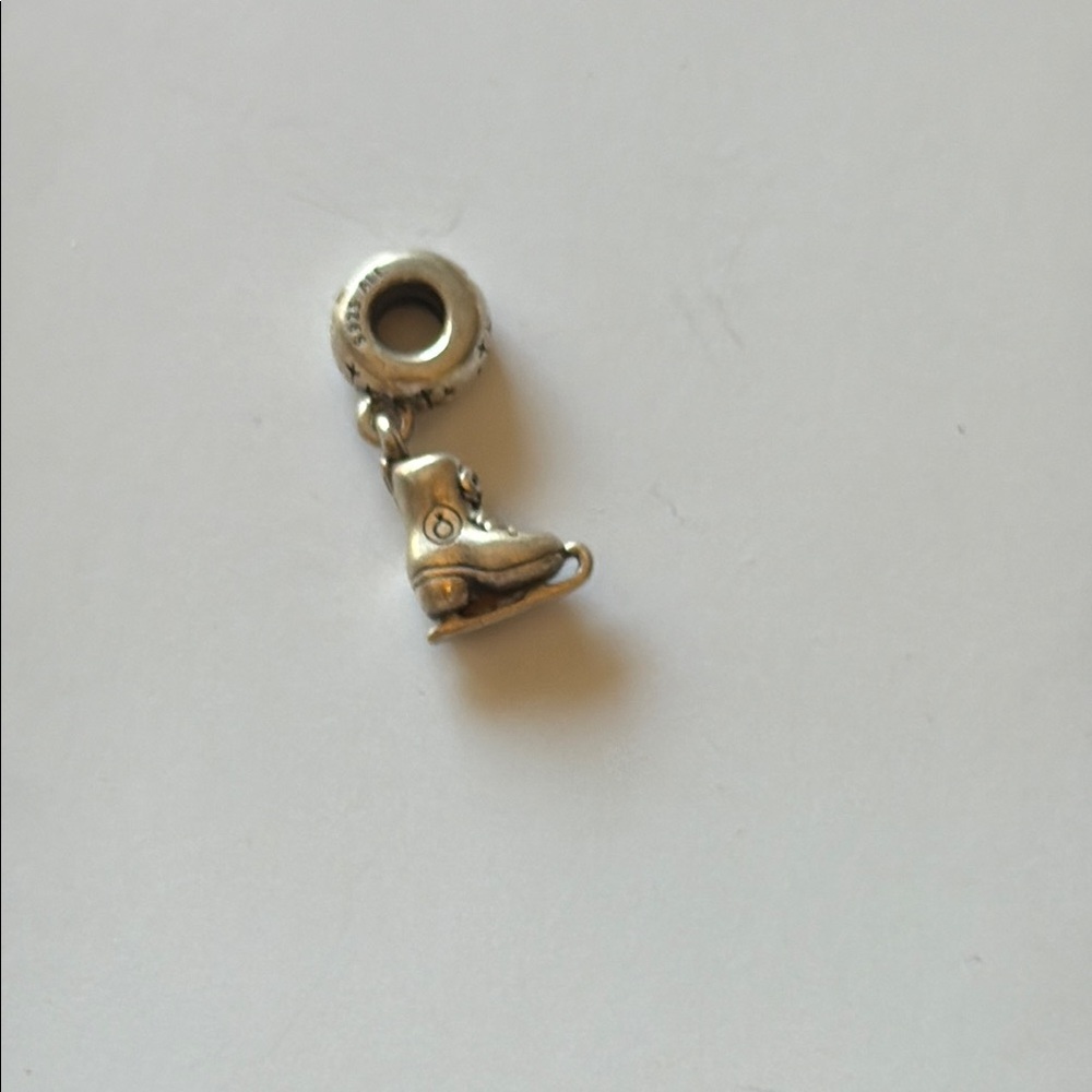 Pandora skate charm